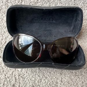 Chanel Sunglasses 5150-B black/tort color combo